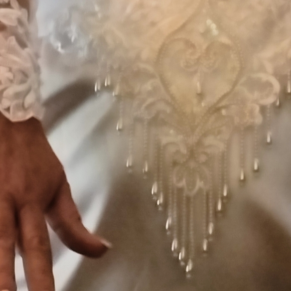 wedding dress size 12 white with sequins and pearl long train San Martin - Picture 10 of 16